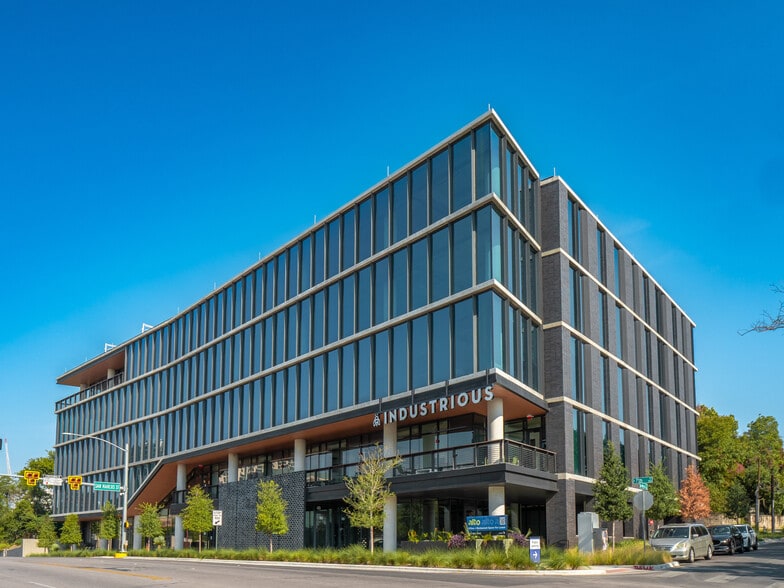 924 E 7th St, Austin, TX for lease - Building Photo - Image 1 of 16