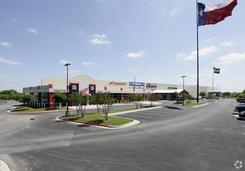 21015 Interstate 35, Kyle, TX for sale - Primary Photo - Image 1 of 1