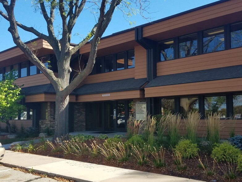 5900-6000 Gisholt Dr, Monona, WI for sale - Primary Photo - Image 1 of 1