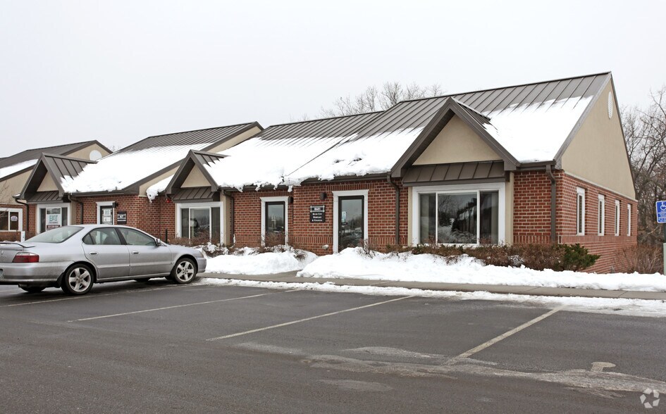 8677-8681 Eagle Point Blvd, Lake Elmo, MN for sale - Primary Photo - Image 1 of 1