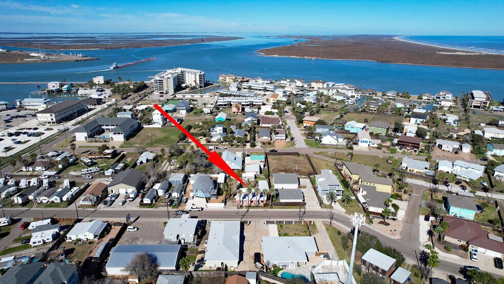 413 E Cotter Ave, Port Aransas, TX 78373