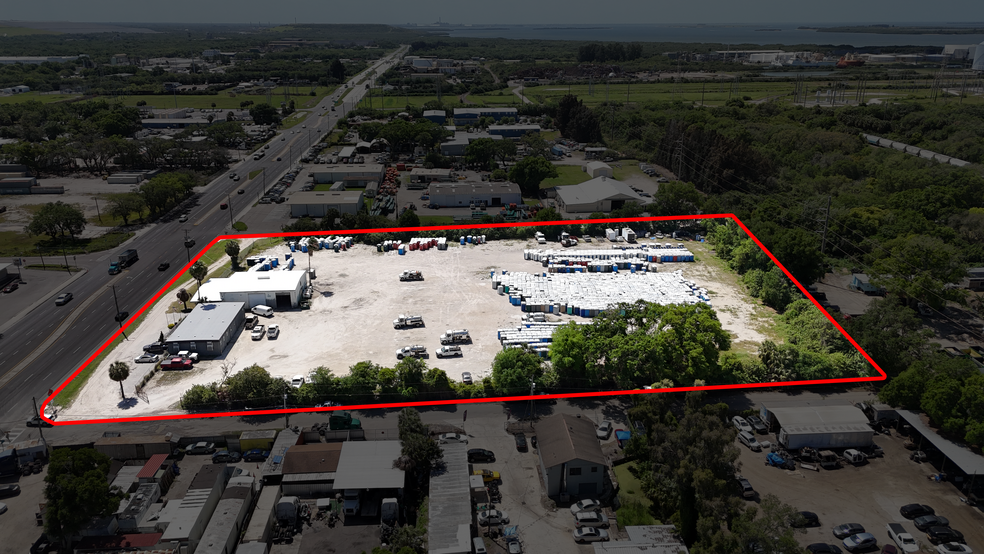 3929 S 50th St, Tampa, FL for lease - Building Photo - Image 3 of 10