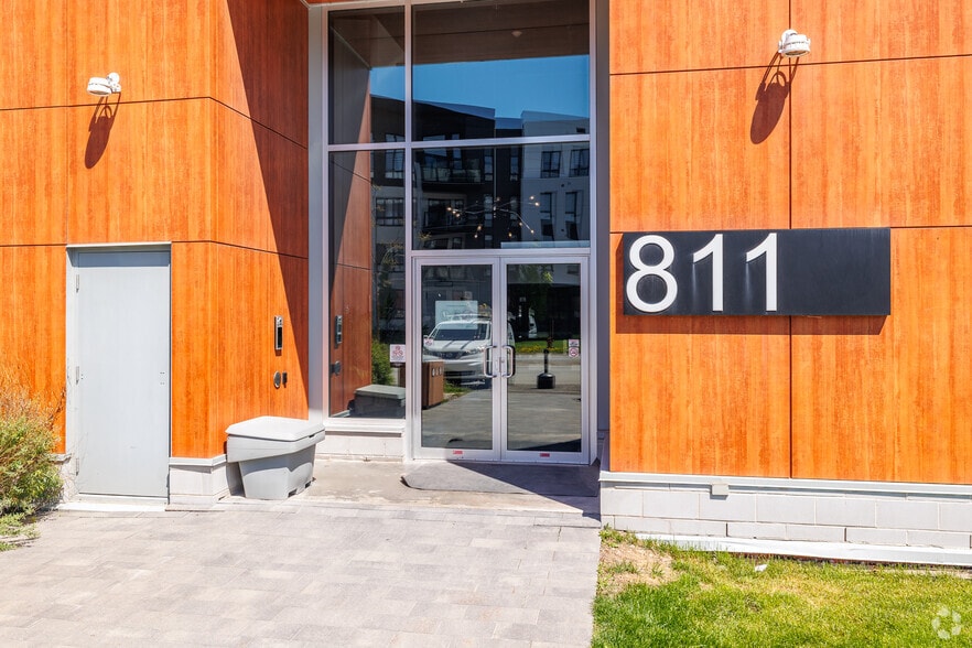 801-911 Av Pierre-Dansereau, Terrebonne, QC for lease - Building Photo - Image 3 of 4