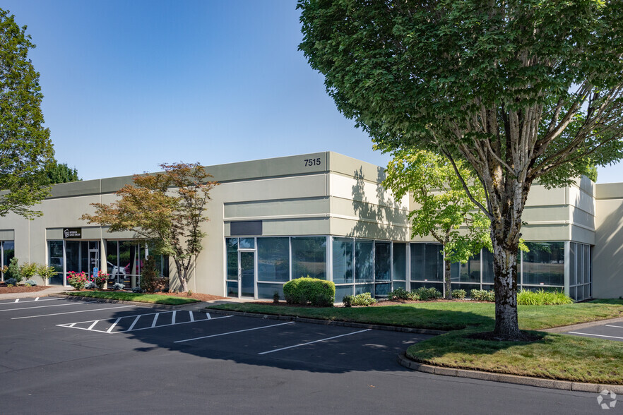 7515 NE Ambassador Pl, Portland, OR for lease - Primary Photo - Image 1 of 6