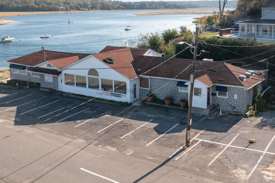 798 Old Dock Rd, Kings Park, NY for sale - Primary Photo - Image 1 of 1