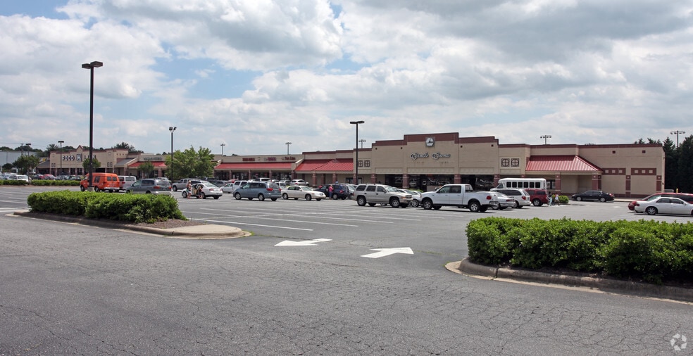 2705 N Main St, High Point, NC for sale - Primary Photo - Image 1 of 1