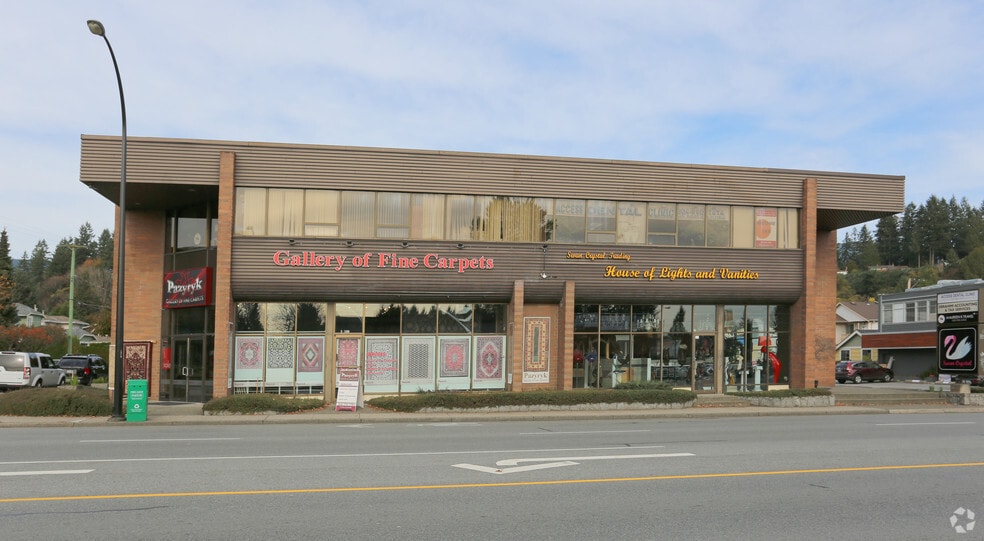 1478-1480 Marine Dr, North Vancouver District, BC for lease - Primary Photo - Image 1 of 4