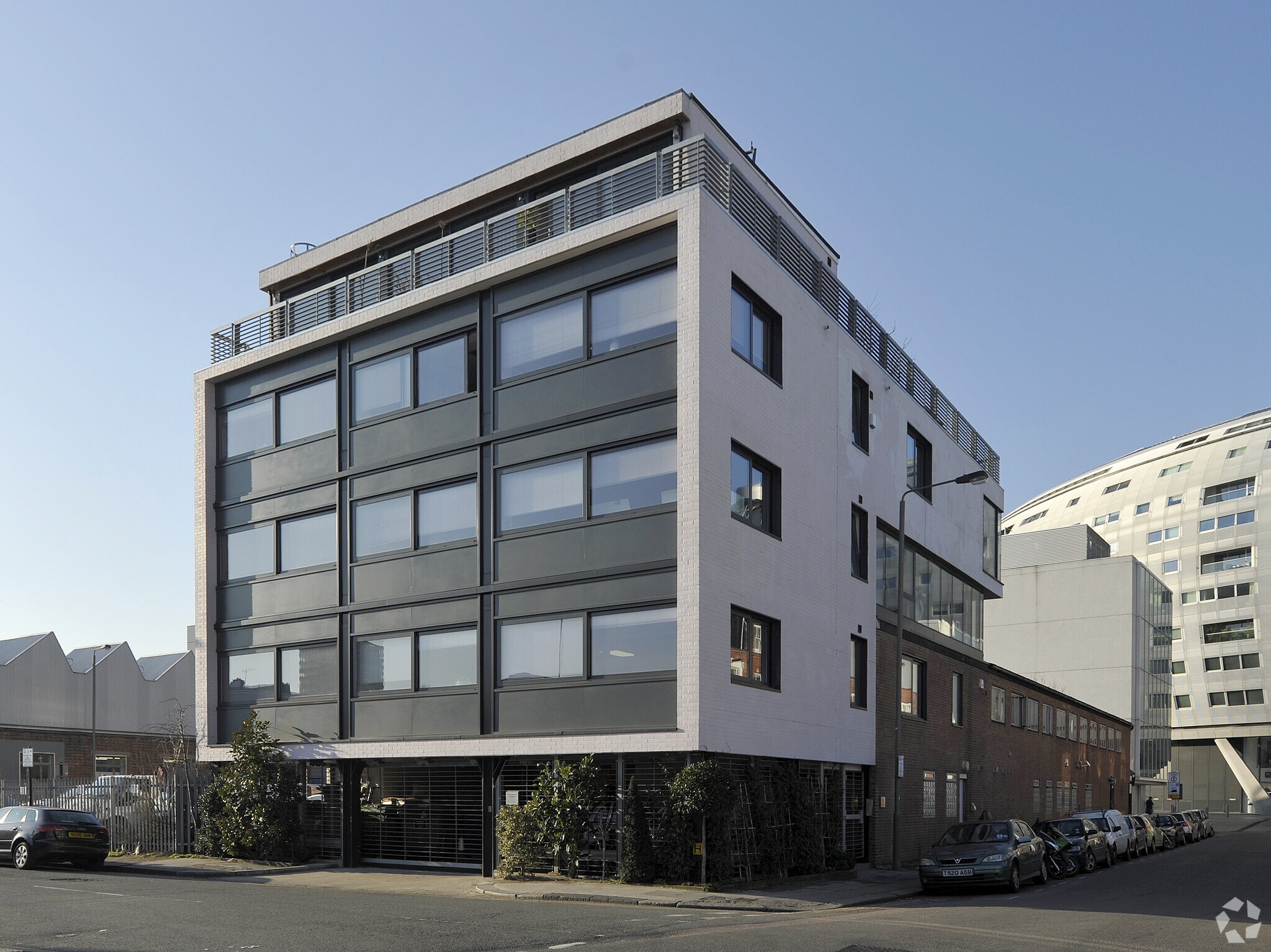 9-15 Elcho St, London for sale Primary Photo- Image 1 of 1