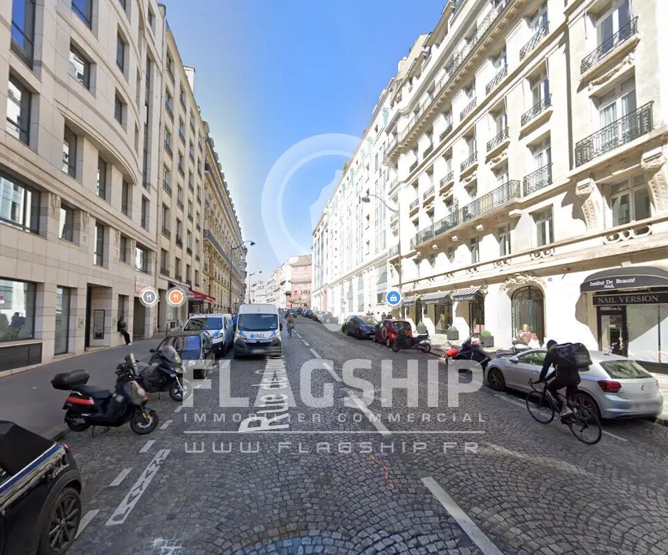 Office in Paris for lease Building Photo- Image 1 of 3