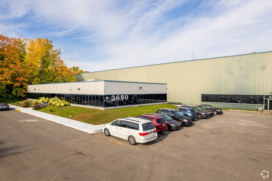 3600-3650 Boul Pitfield, Pierrefonds, QC for lease - Primary Photo - Image 1 of 5