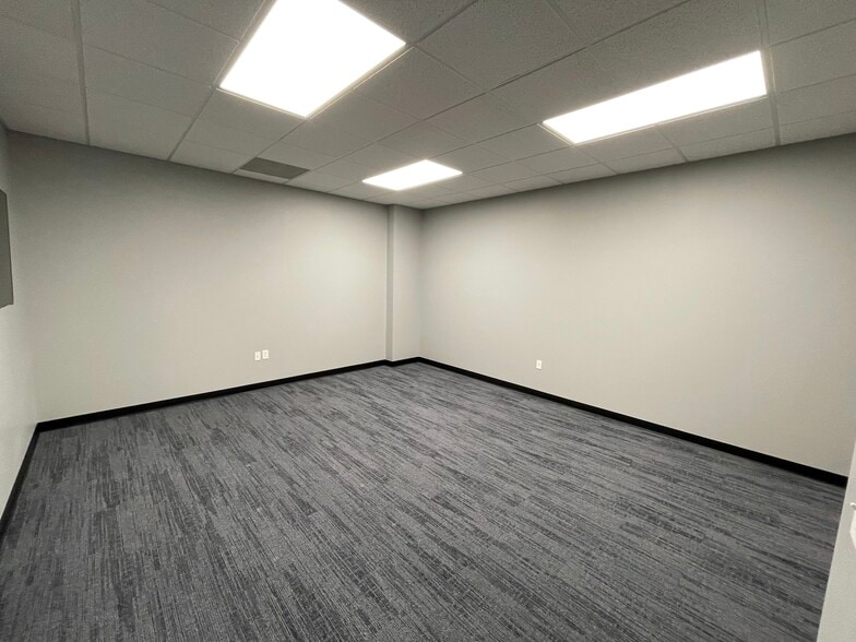 412 Isaacks Ct, Humble, TX for lease - Building Photo - Image 3 of 3