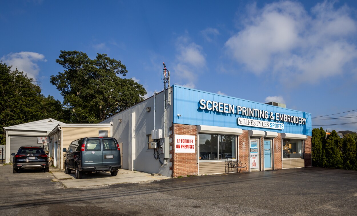 1709 Newbridge Rd, North Bellmore, NY for sale Building Photo- Image 1 of 1