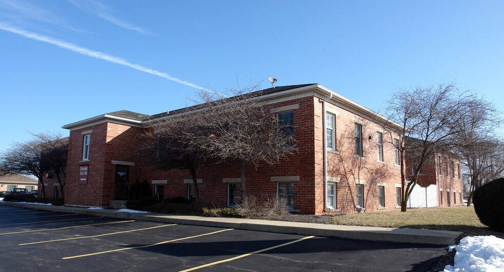 2815 old jacksonville Rd, Springfield, IL for lease - Building Photo - Image 2 of 8