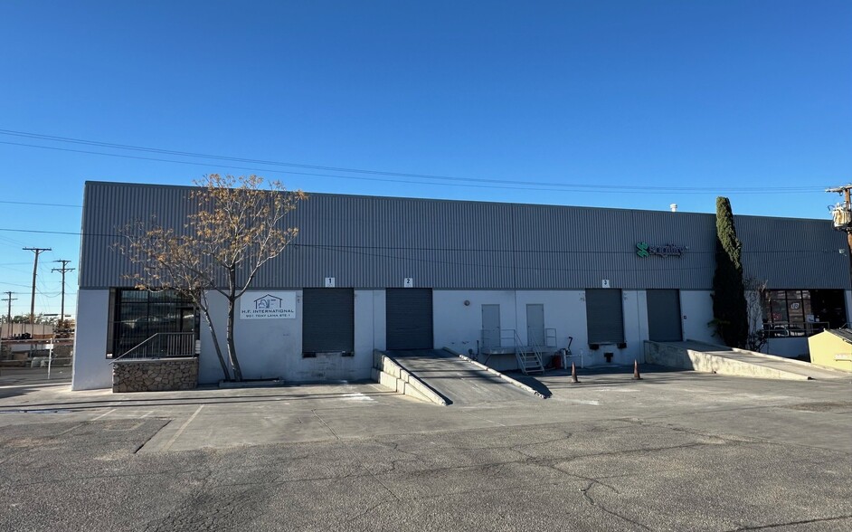 901 Tony Lama St, El Paso, TX for lease - Building Photo - Image 1 of 6