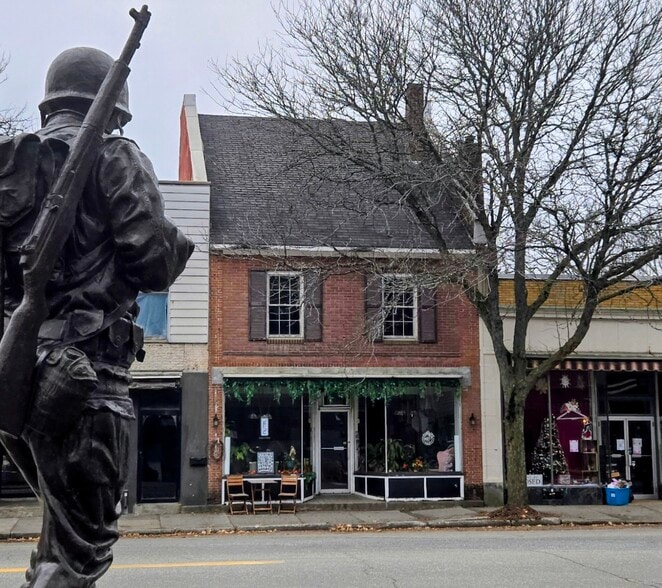 70 Main St, Windsor, VT for sale - Primary Photo - Image 1 of 1
