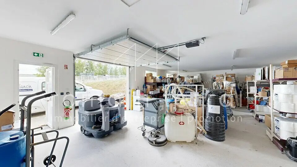 Flex in Saint-Junien for lease Building Photo- Image 1 of 8