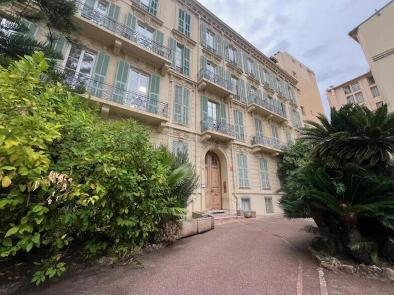 Office in Nice for lease - Building Photo - Image 2 of 41