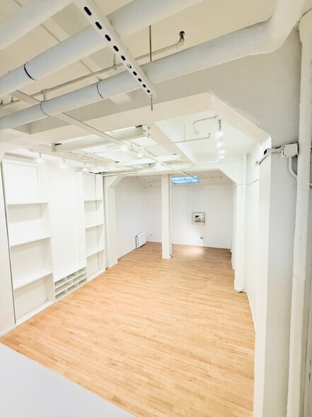 348 W 36th St, New York, NY for lease - Building Photo - Image 3 of 14