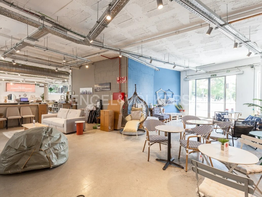 Retail in Sant Cugat del Vallès, Barcelona for lease Interior Photo- Image 1 of 5