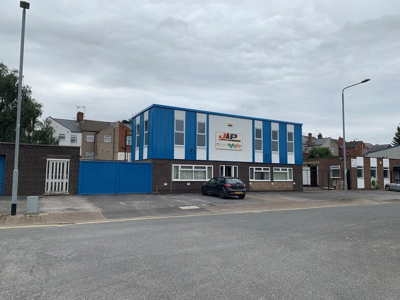 The Broadway, Mansfield for sale - Primary Photo - Image 1 of 1