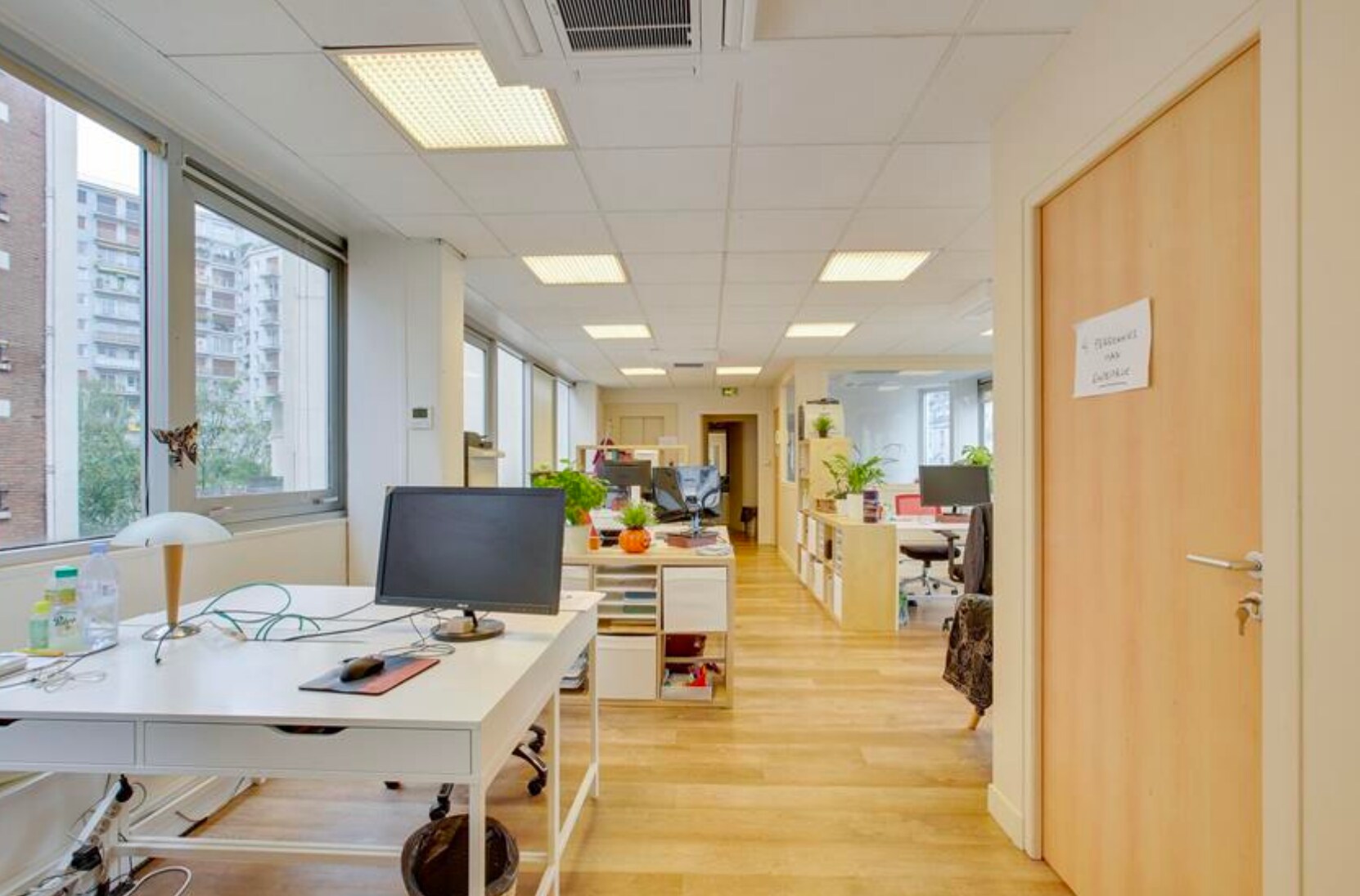 17 Bis Rue Frémicourt, Paris for lease Interior Photo- Image 1 of 5