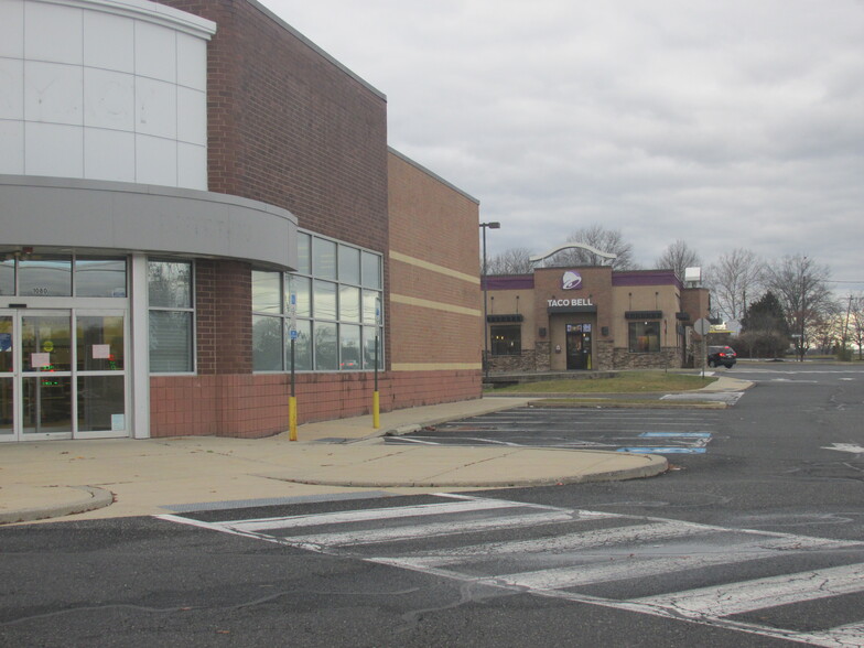 1080 S West End Blvd, Quakertown, PA for lease - Building Photo - Image 2 of 9