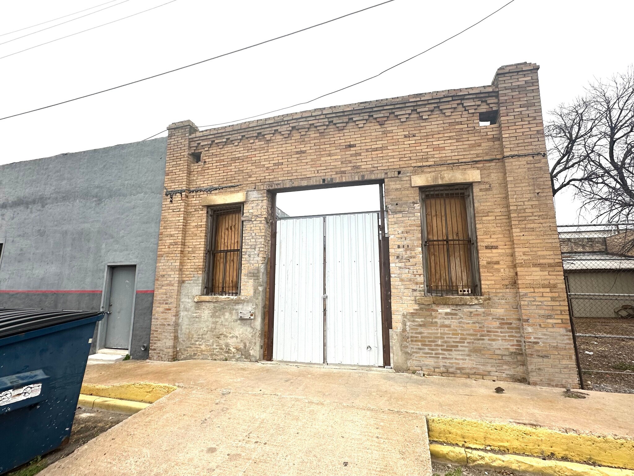 110 W 1st St, Taylor, TX for lease Building Photo- Image 1 of 8