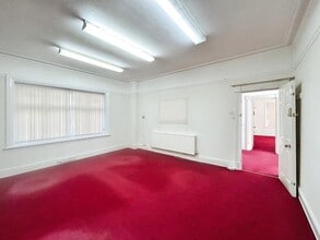 37 Manchester Rd, Manchester for lease Interior Photo- Image 2 of 6