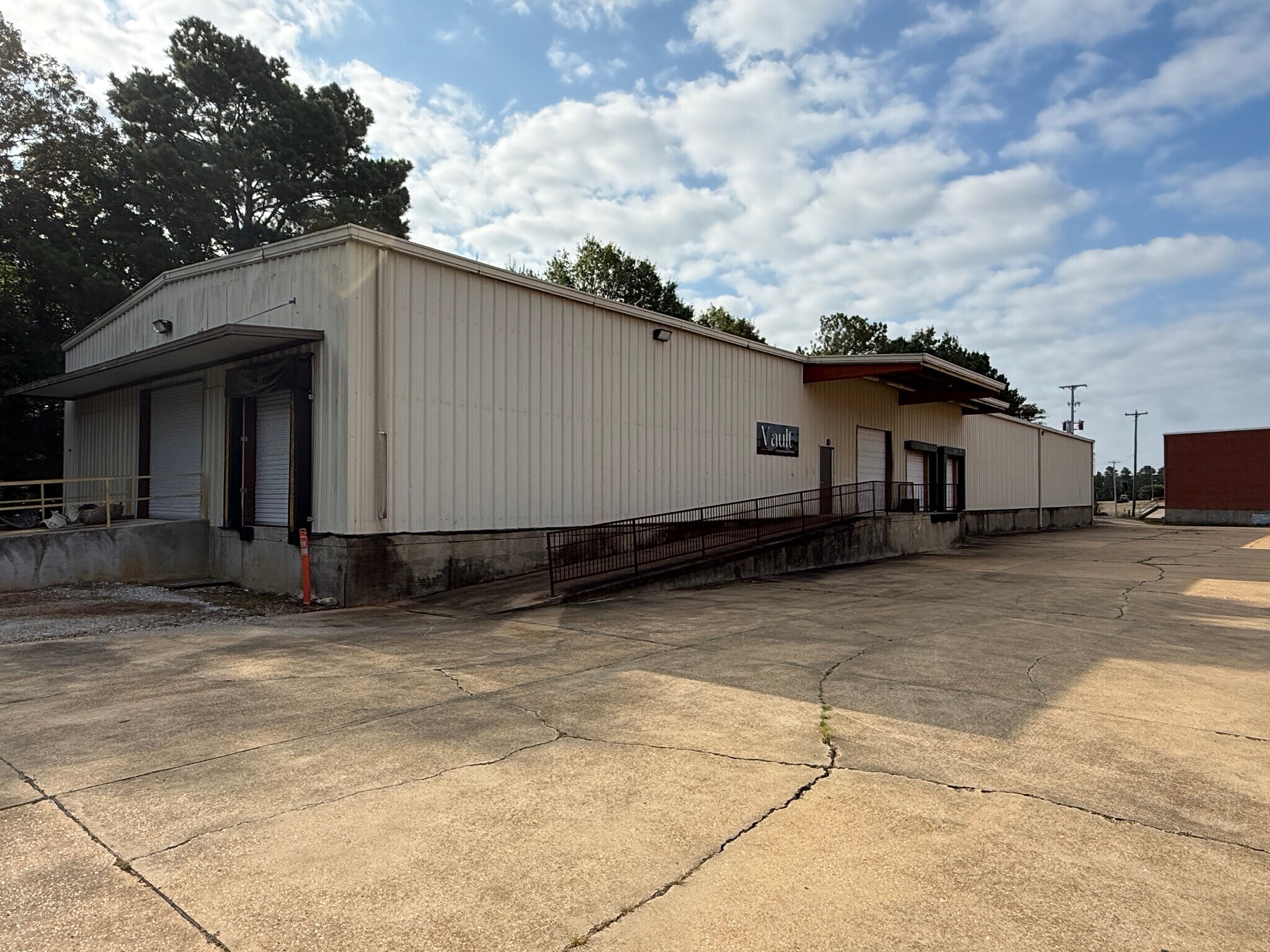 3406 W Main St, Tupelo, MS for lease Building Photo- Image 1 of 14