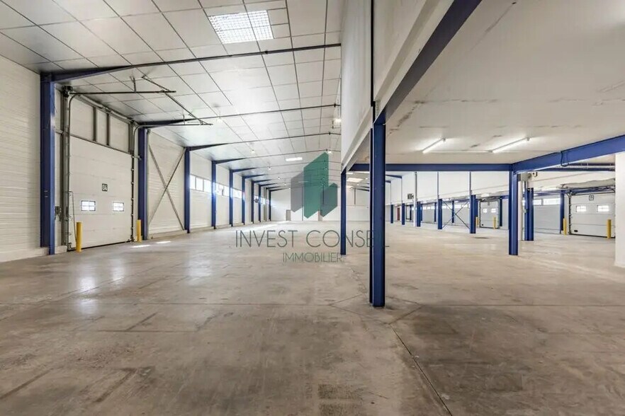 Flex in Bezons for lease - Building Photo - Image 2 of 13