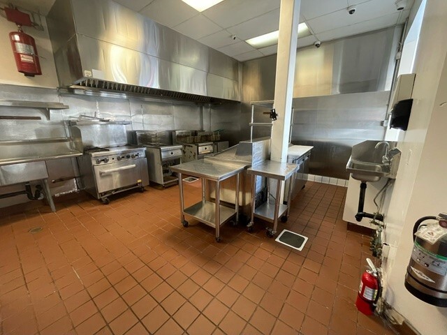 15315 S Figueroa St, Gardena, CA for lease - Interior Photo - Image 3 of 8