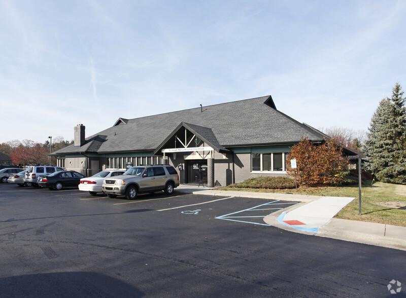 4972 W Clark Rd, Ypsilanti, MI for lease - Building Photo - Image 1 of 7