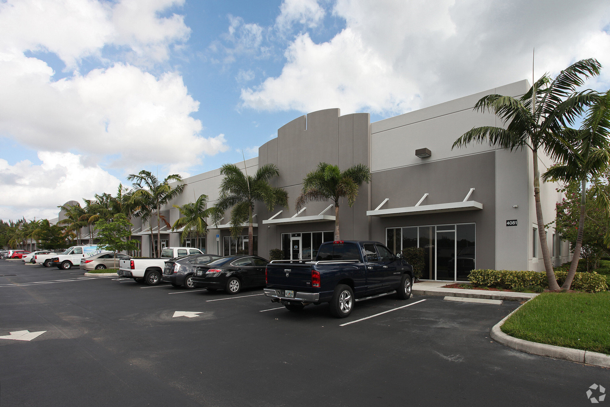 4081 SW 47th Ave, Davie, FL for lease Primary Photo- Image 1 of 4