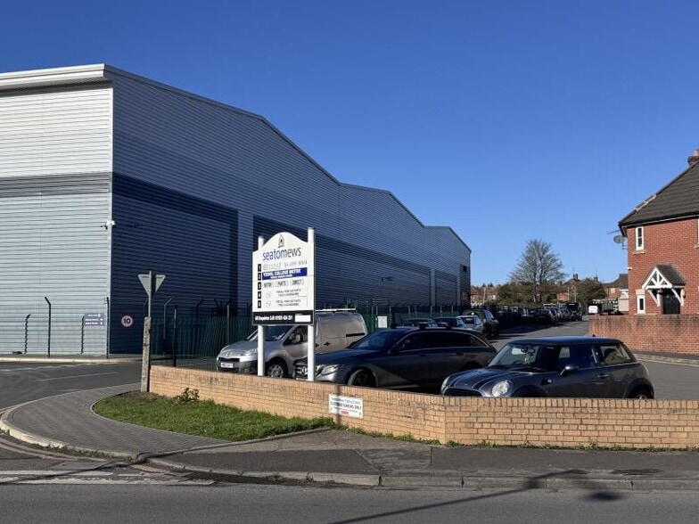 1-5 West Hendford, Yeovil for lease - Building Photo - Image 2 of 5