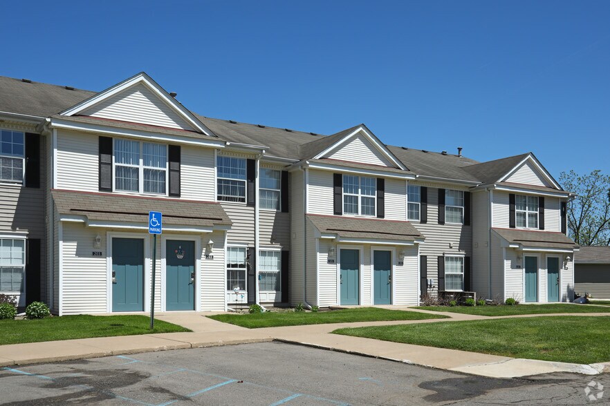 1100 Rabbit Run Cir, Ann Arbor, MI for sale - Primary Photo - Image 1 of 1