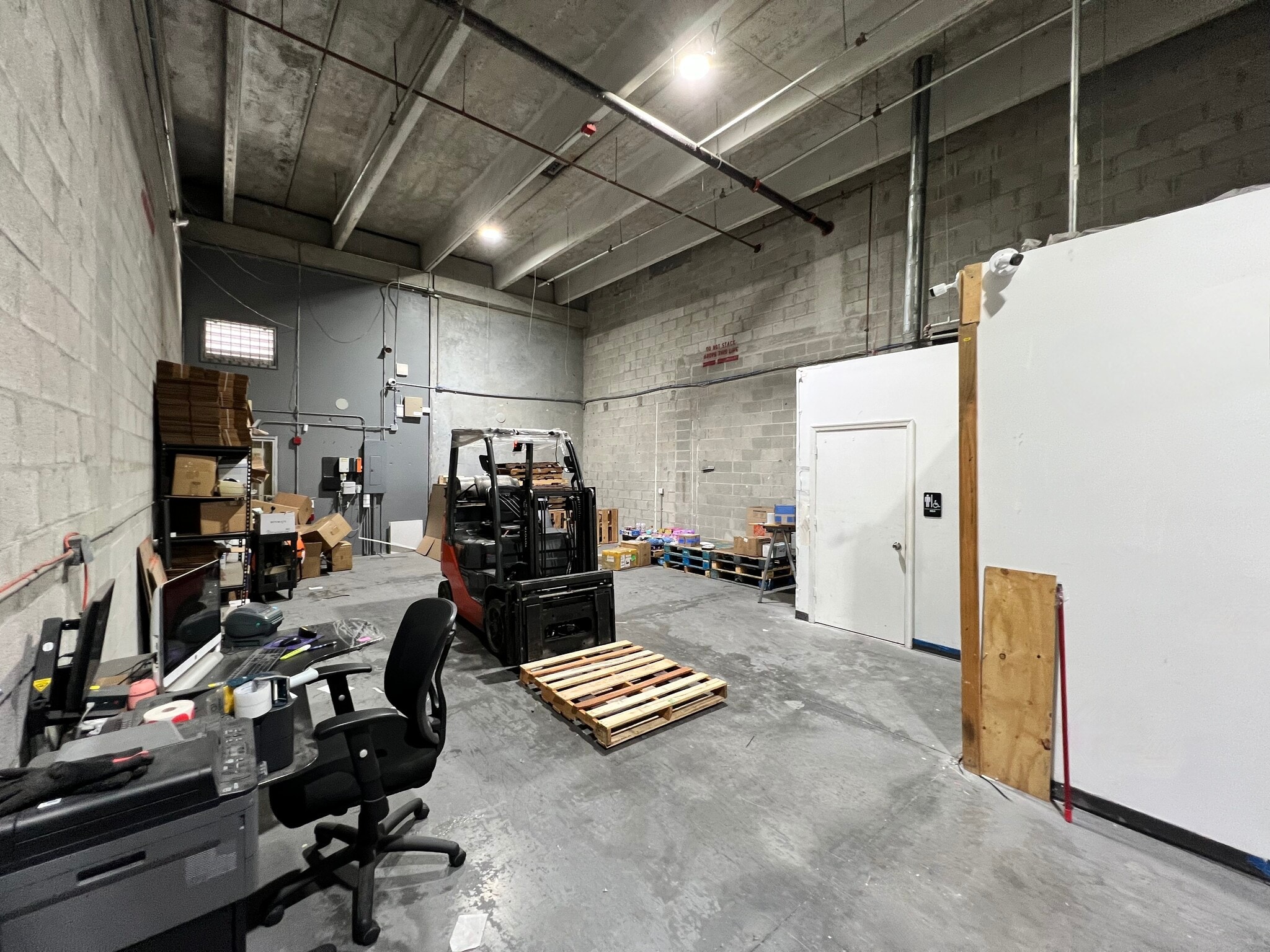 2061 NW 112th Ave, Miami, FL for lease Interior Photo- Image 1 of 7