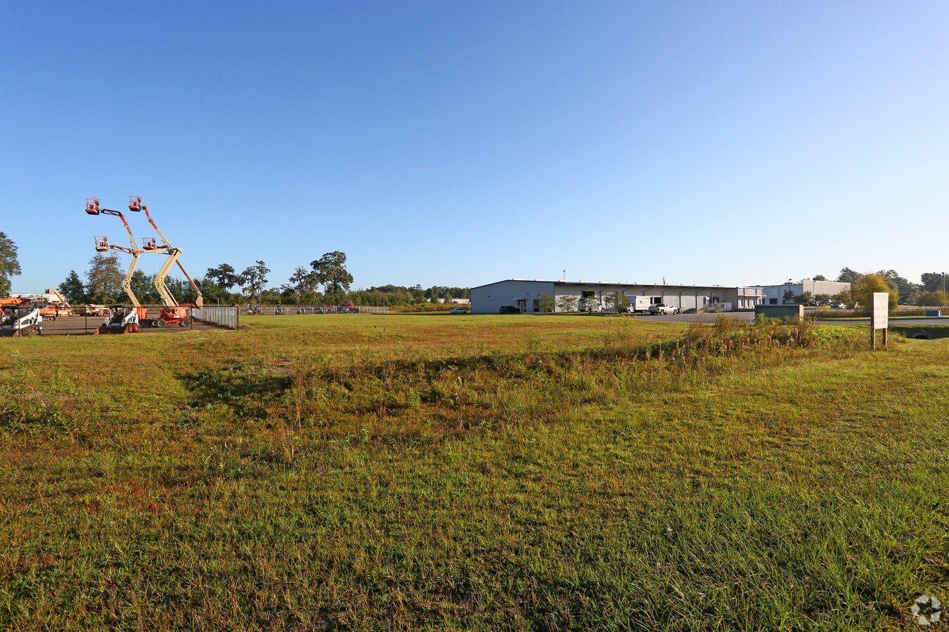 461 Commerce Blvd, Midway, FL 32343