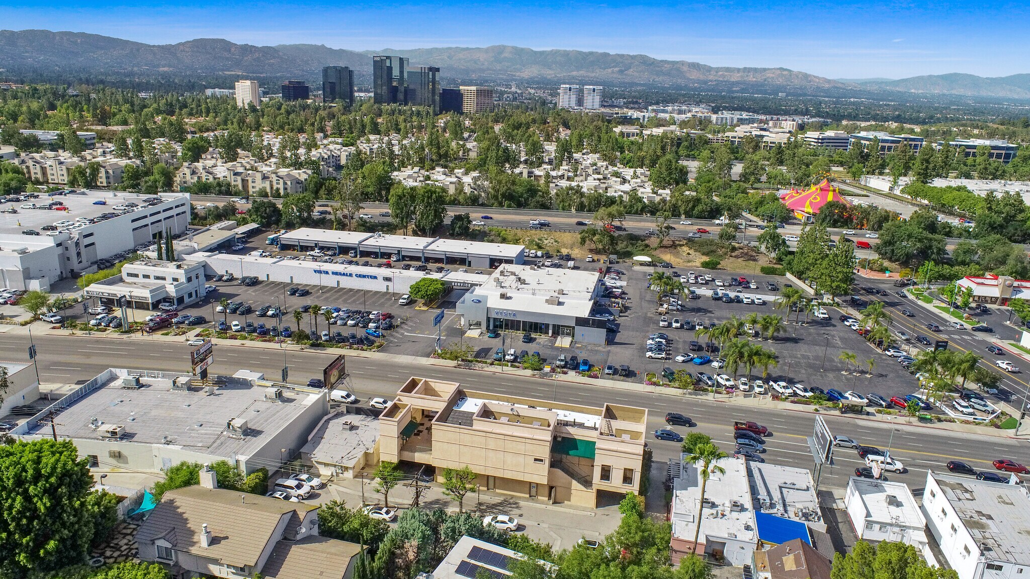 21506 Ventura Blvd, Woodland Hills, CA 91364 Retail for Lease