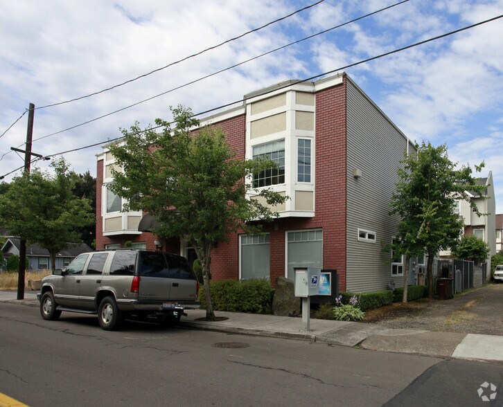 719 NE Roberts Ave, Gresham, OR 97030