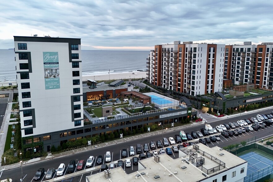 100-190 E Broadway, Long Beach, NY for lease - Building Photo - Image 3 of 13