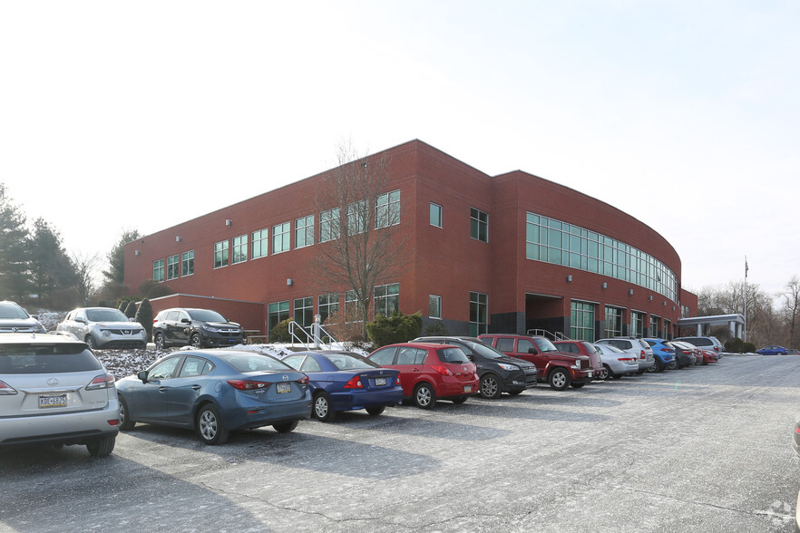 3 Walnut St, Lemoyne, PA for lease - Primary Photo - Image 2 of 8