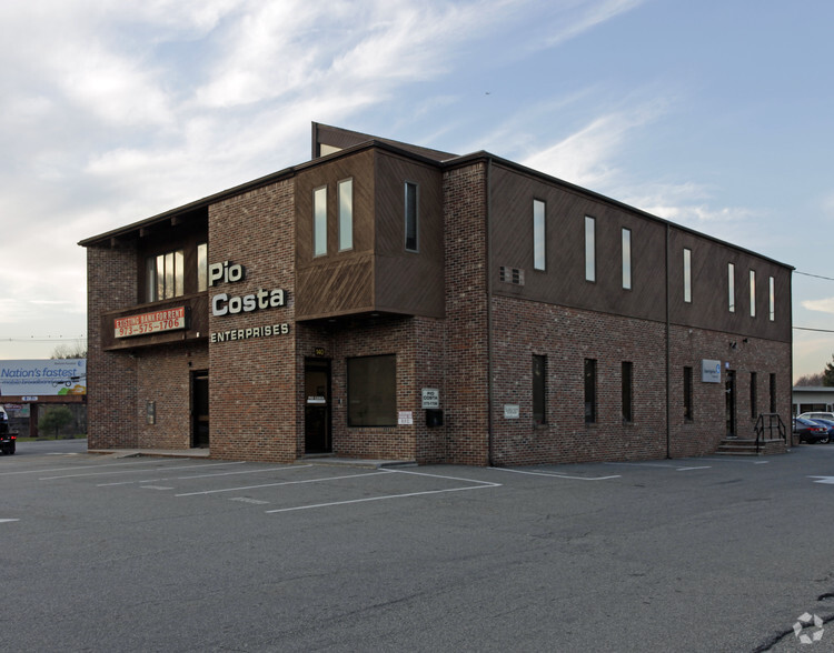 1275 Bloomfield Ave, Fairfield, NJ for lease - Primary Photo - Image 1 of 7