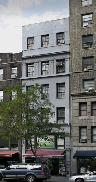 125 W 72nd St, New York, NY for lease - Building Photo - Image 3 of 9