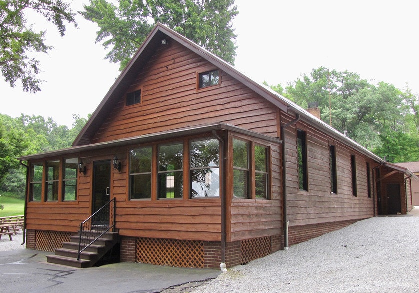 4298 Dover Zoar Rd, Mineral City, OH 44656