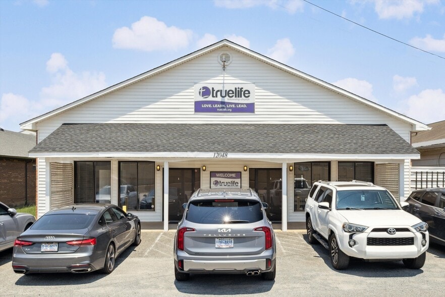 12048 Stallings Commerce Dr, Matthews, NC for sale - Primary Photo - Image 1 of 37