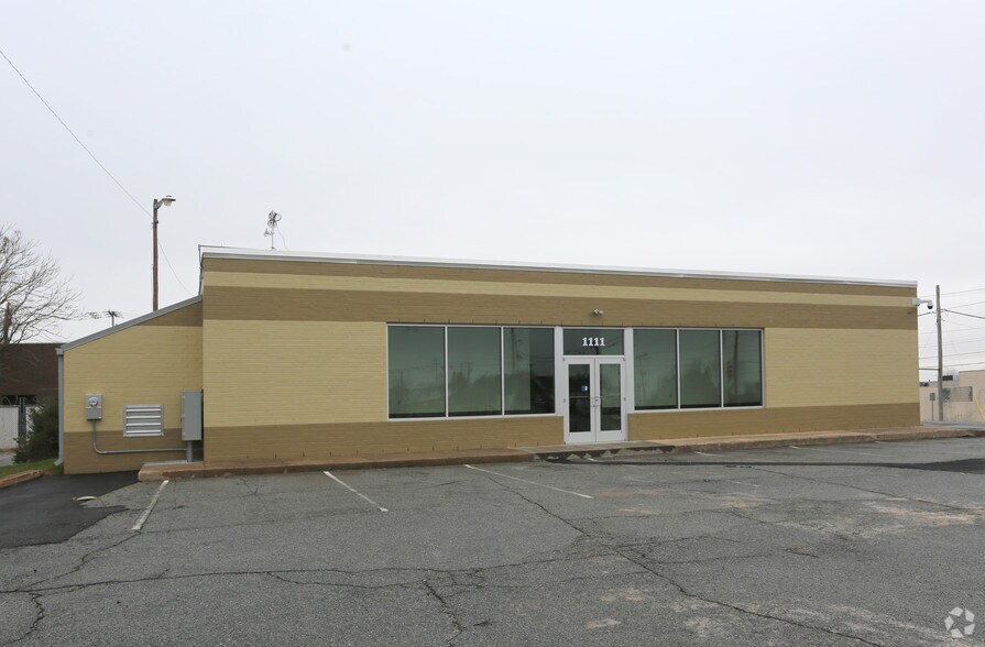 1111 S Main St, High Point, NC for sale - Primary Photo - Image 1 of 1