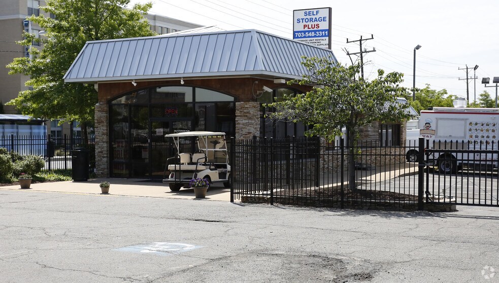 Self Storage Plus Alexandria Va 22301 Dandk Organizer