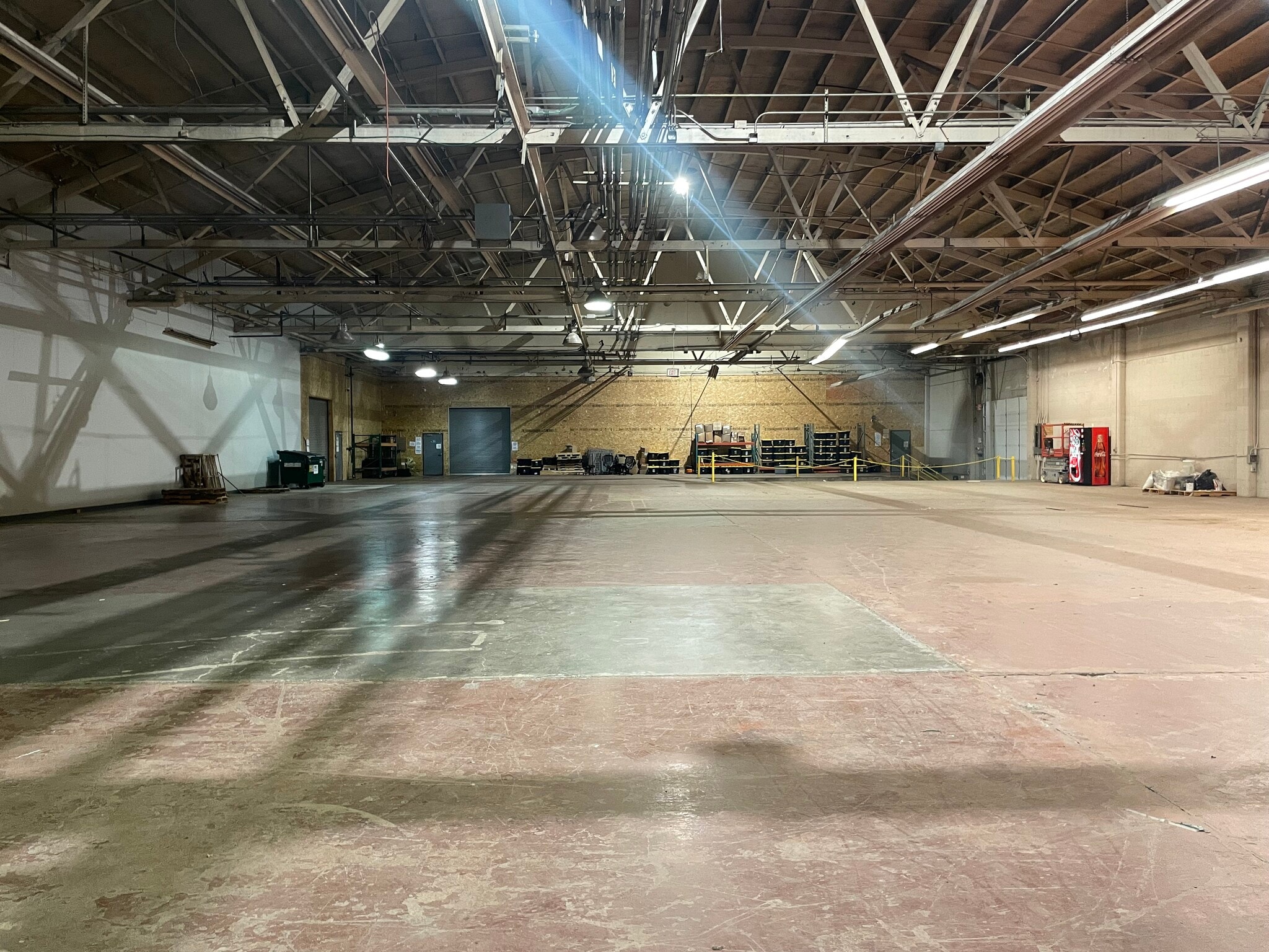 2200 SE Mailwell Dr, Milwaukie, OR for lease Building Photo- Image 1 of 11