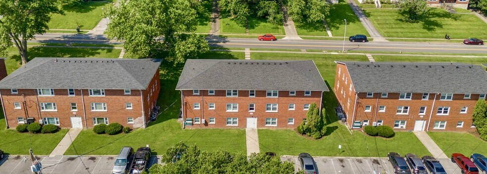 1909 Cambridge Dr, Lexington, KY for sale - Building Photo - Image 1 of 11