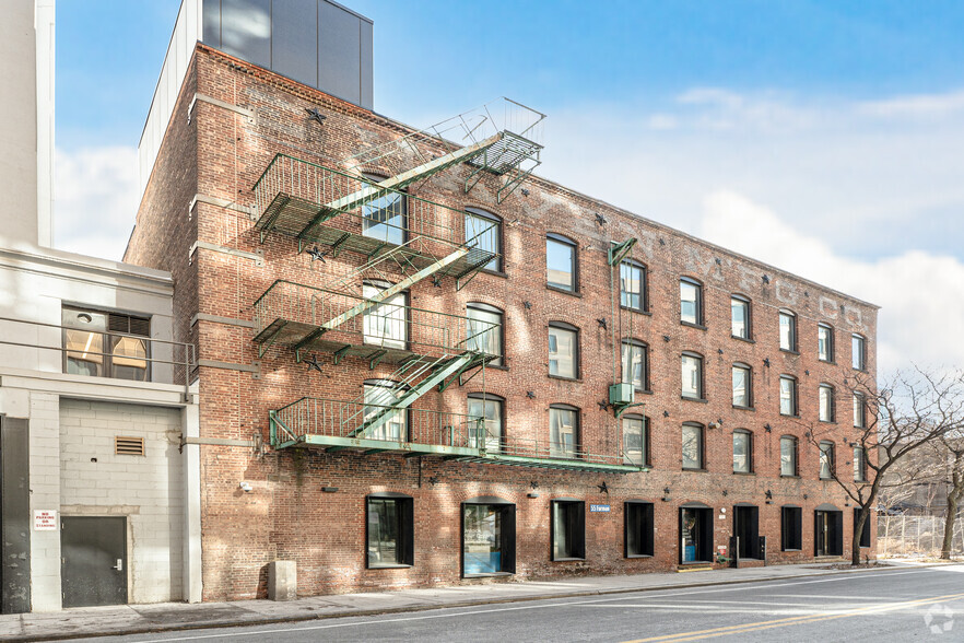 55 Furman St, Brooklyn, NY for lease - Primary Photo - Image 1 of 5